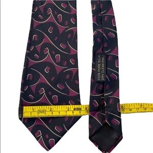 Giorgio Armani silk tie Made in Italy black/cranberry/cream color 9 cm